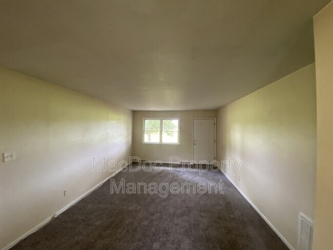 Building Photo - 10291 Paige Rd