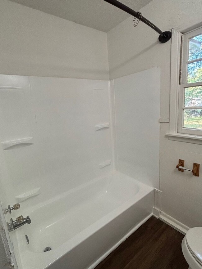 Building Photo - Cozy home in Shreveport