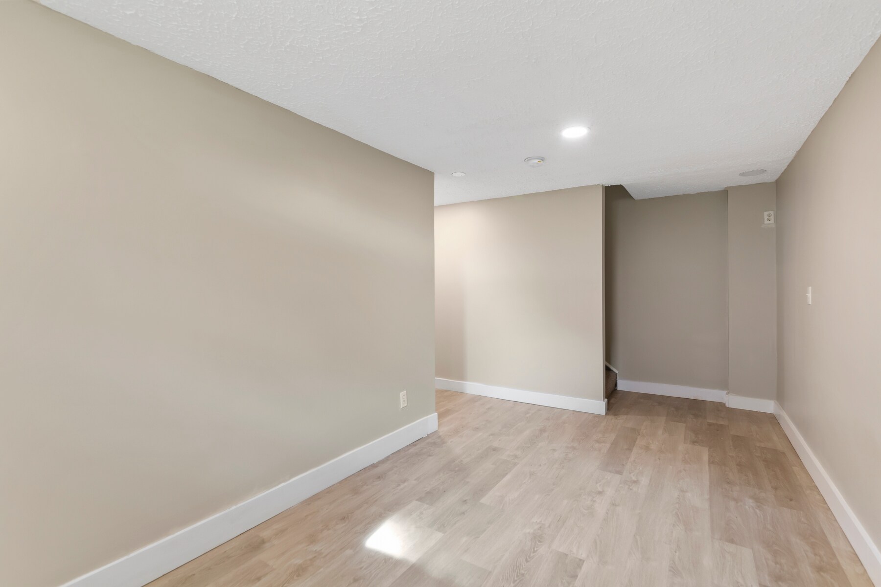 Building Photo - 5710 Silver Spurs Ln