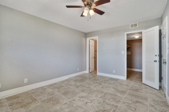 Building Photo - 4500 N Federal Hwy