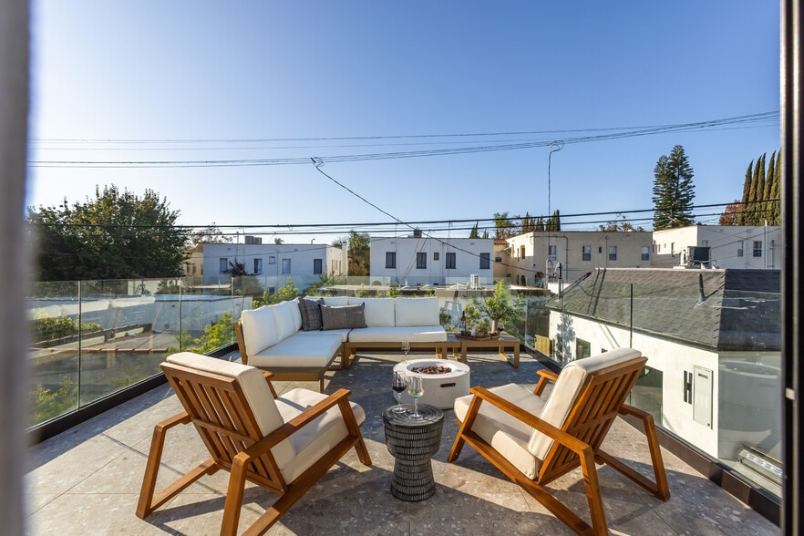 Upstairs Deck/ Fireplace - 1161 Stearns Dr