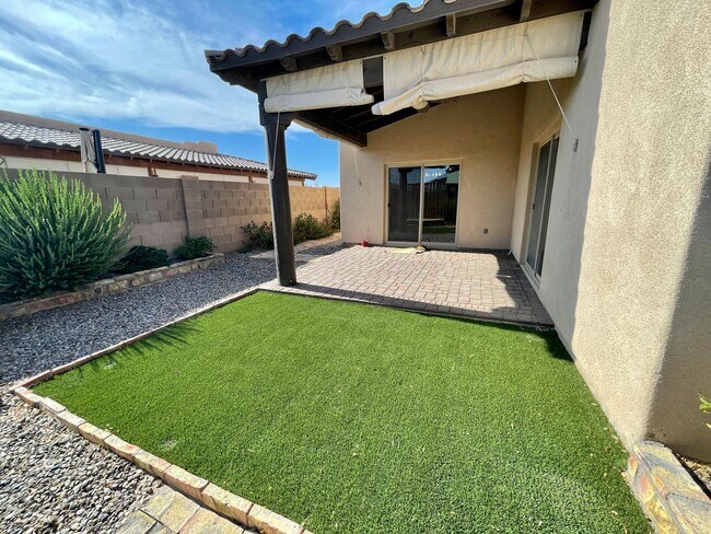 Building Photo - Beautiful Southwestern-Style Home in El Rancho Encantado