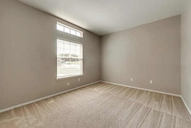 Building Photo - Great Location in Desoto!!