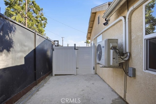Building Photo - 7542 White Oak Ave