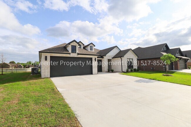 Building Photo - Stunning New Construction Simmons Home - 5 Bed 3 Bath - Pond View & Full Appliance Package!