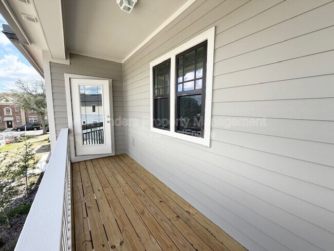 Building Photo - 2929 Fleur Ln