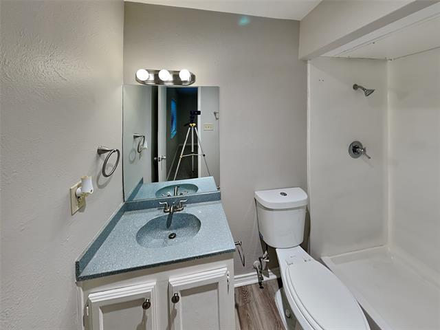 Building Photo - 2350 Honeycomb Ct