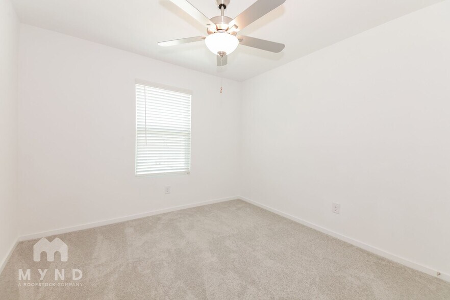 Building Photo - 2725 Mistwood Dr