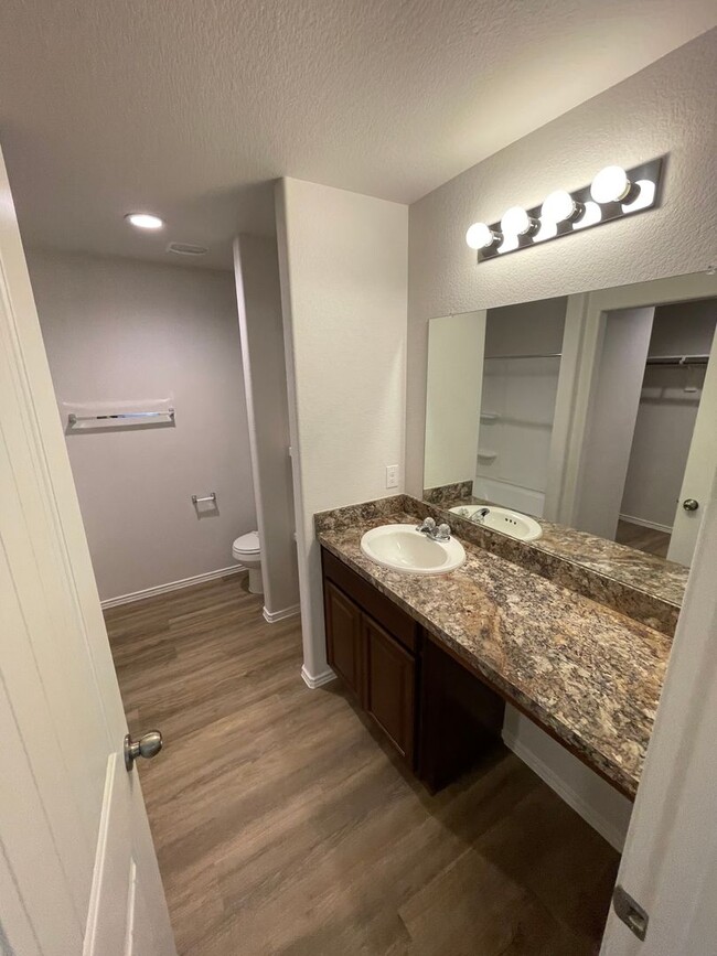 Building Photo - *Pre-leasing* Three Bedroom | Two Bathroom...