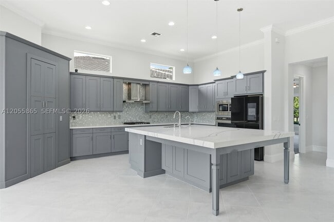 Building Photo - 4662 Estates Cir