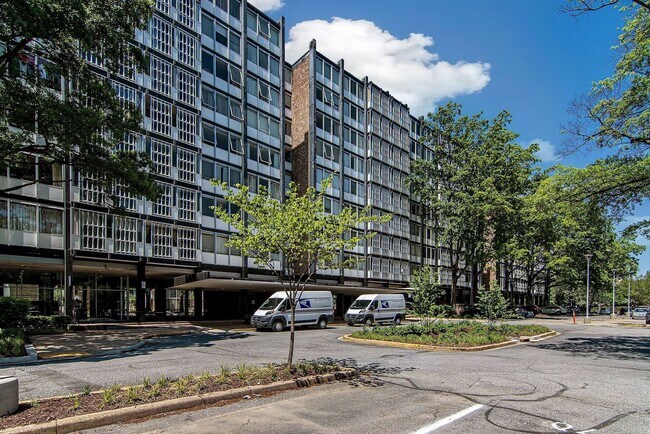 Building Photo - 1 bedroom 1 bathroom Condo in Navy Yard!