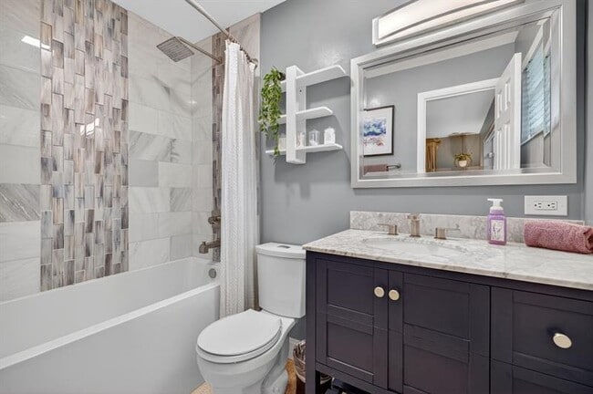 Building Photo - 2407 NE 17th Terrace