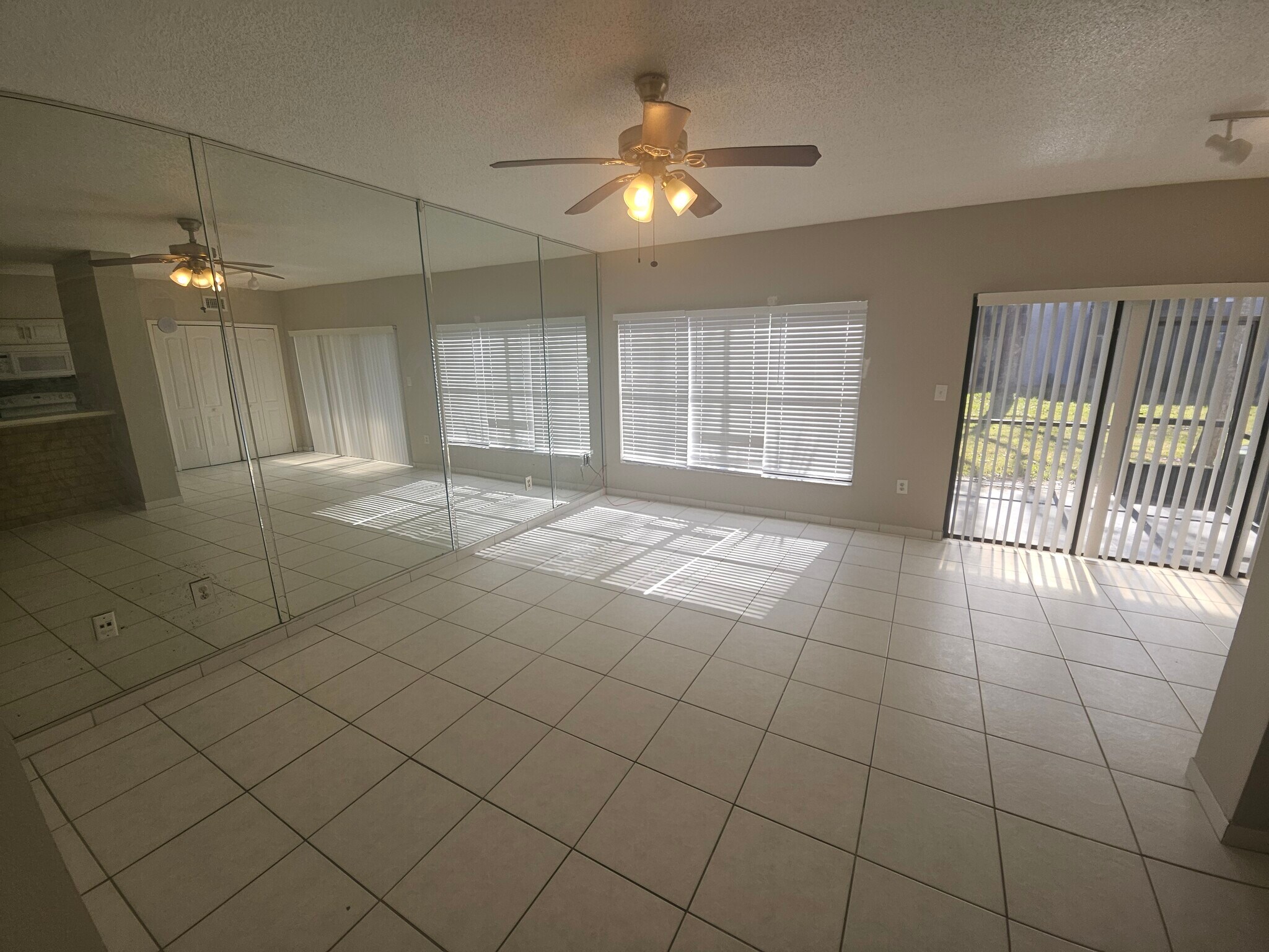 Building Photo - 4718 Chevy Pl