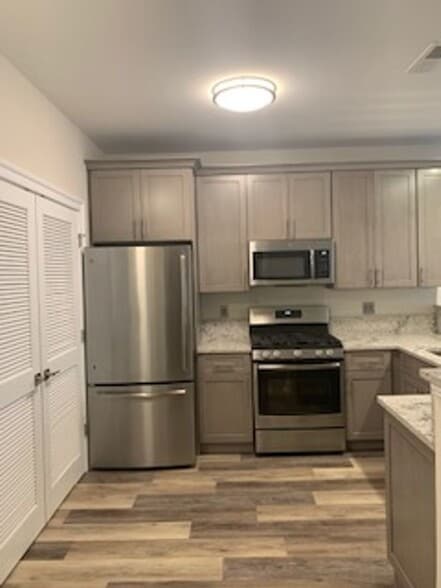 Interior Photo - One Dutchess