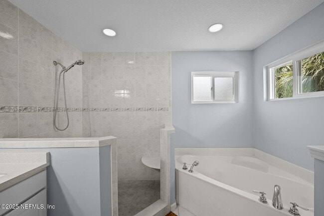 Building Photo - 2924 St Johns Blvd