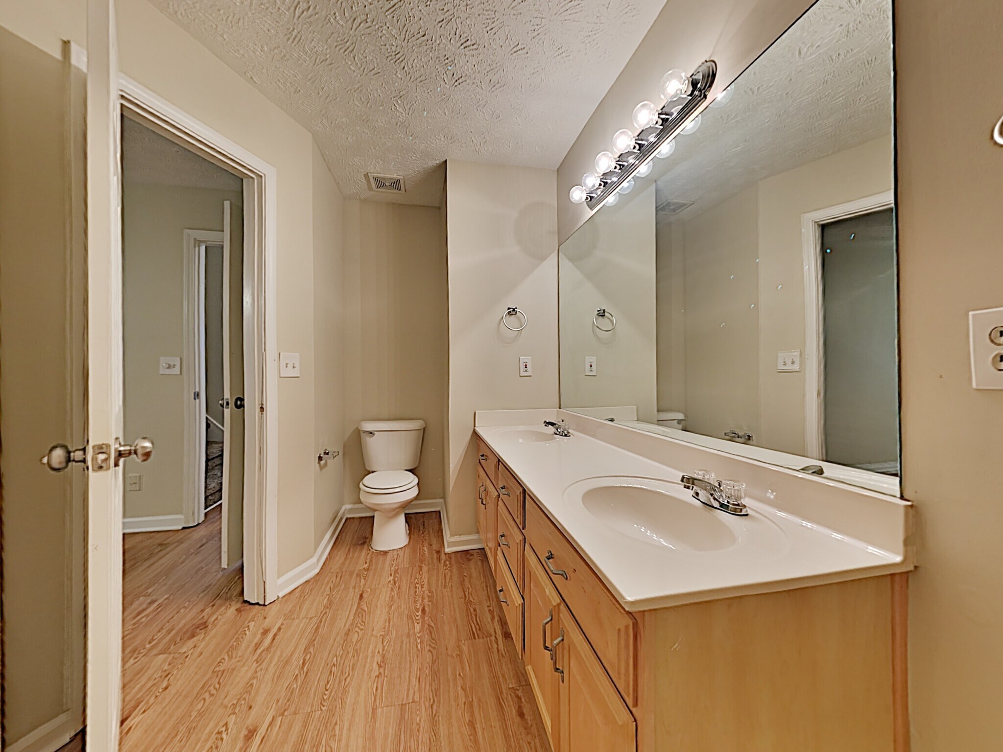 Building Photo - 105 Unity Cove