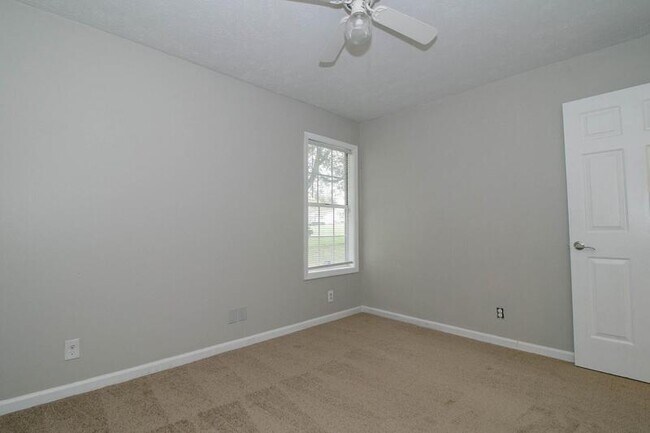 Building Photo - 700 Princeton Cir