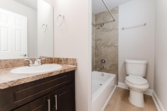 Building Photo - 650 SW 2nd Ave