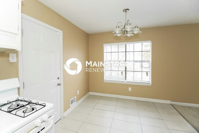 Building Photo - 4 Bedroom Pet-Friendly Home in Atlanta, GA with Main Street Renewal