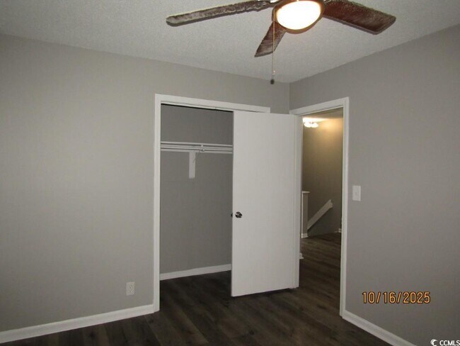 Building Photo - 1703 Fawn Vista Dr N