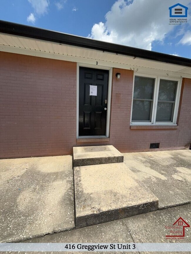 Building Photo - 416 Greggview St