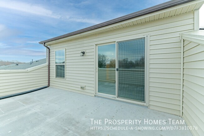 Building Photo - 2744 Fredericksburg Rd