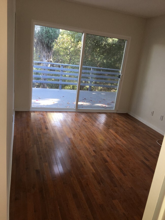 Building Photo - 16806 Mooncrest Dr