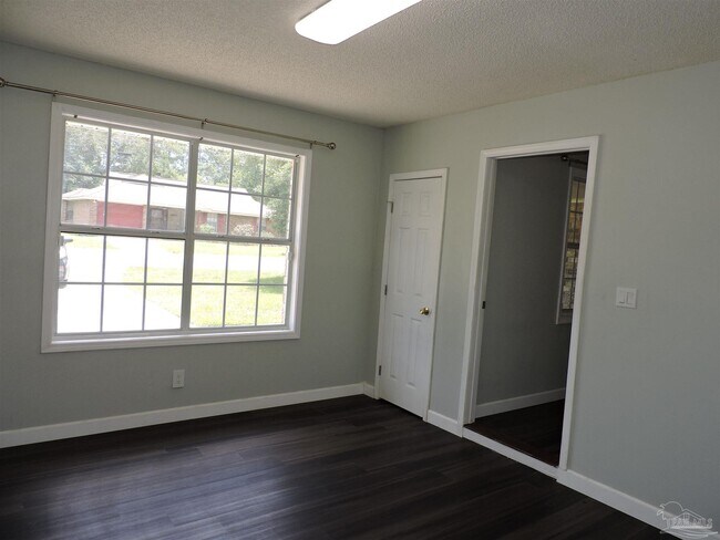 Building Photo - 7674 Old Hickory Dr