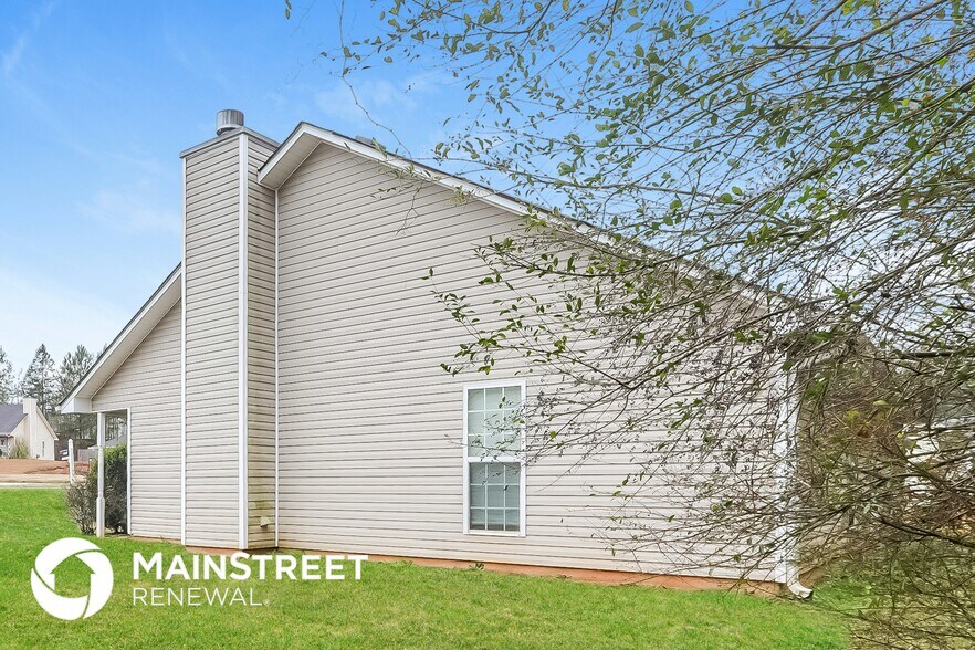 Building Photo - 1050 Overlook Dr
