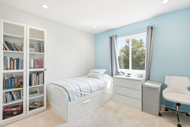 Building Photo - Stunning 3-Bedroom Home in a Prime Mountain View Location with Top-Rated Los Altos Schools!