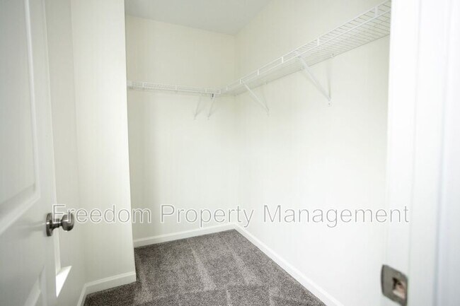 Building Photo - 2425 Morgans Point Dr