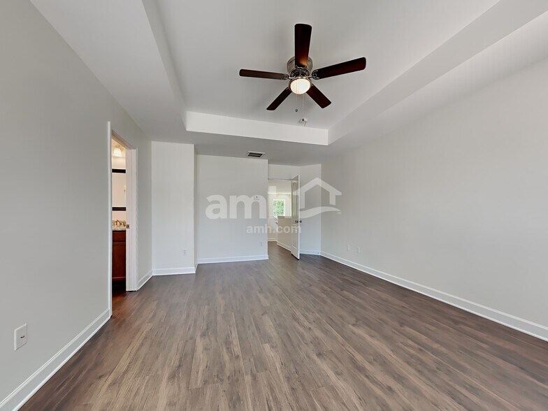 Building Photo - 118 Maywood Drive