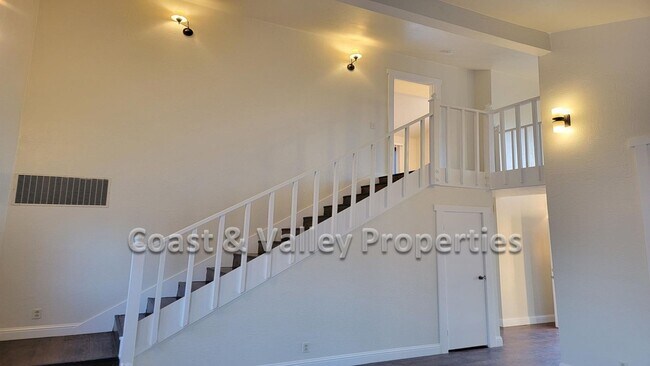 Building Photo - South County Home for RENT!!!