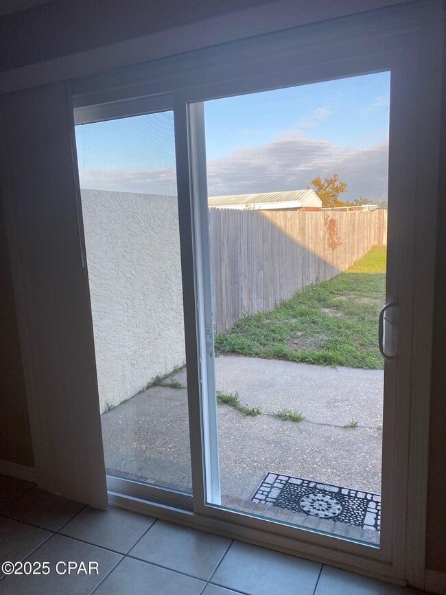 Building Photo - 625 N 9th St