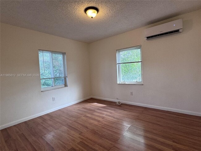 Building Photo - 520 NE 82nd Terrace