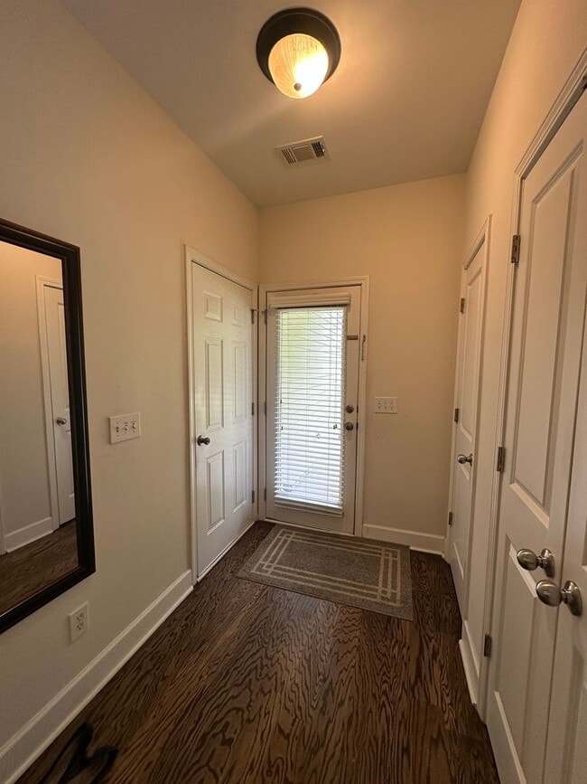 Building Photo - Gorgeous Home for Rent in Sought-after Suw...