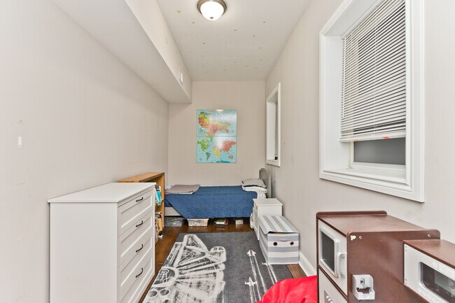 Building Photo - 2451 W Haddon Ave