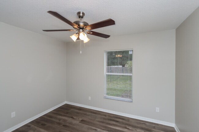 Building Photo - 1306 Alcazar St SE