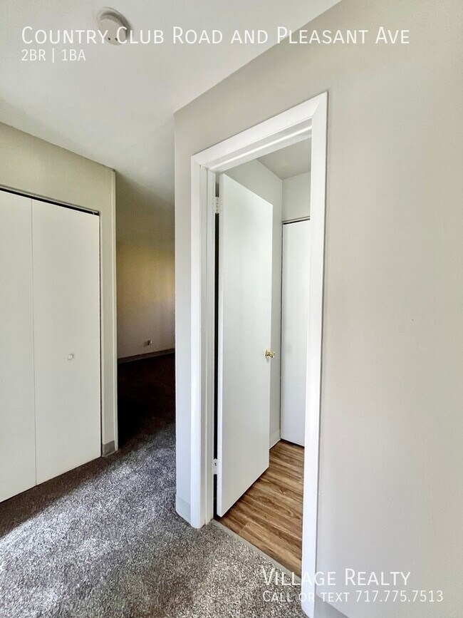 Building Photo - 605 Country Club Rd