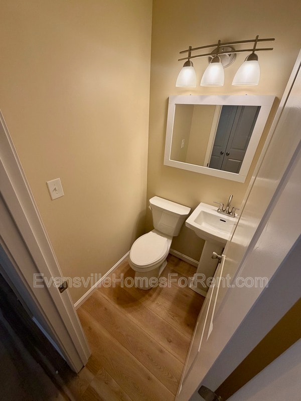 Building Photo - 513 S Kerth Ave