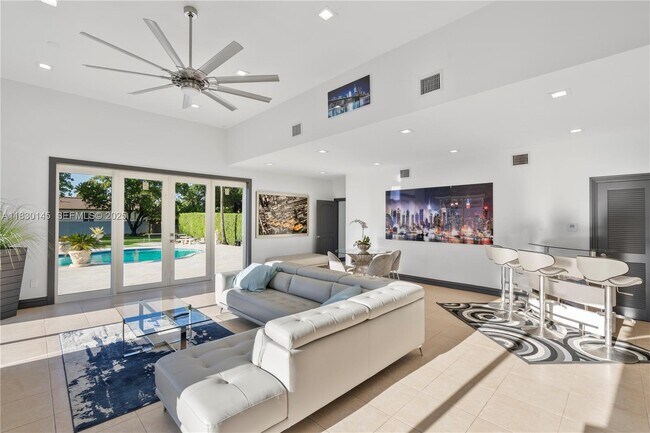 Building Photo - 13815 SW 38th St