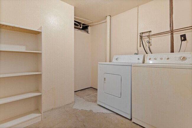 Building Photo - Charming 3BR, 2,200 Sq Ft SFR in Broomfield