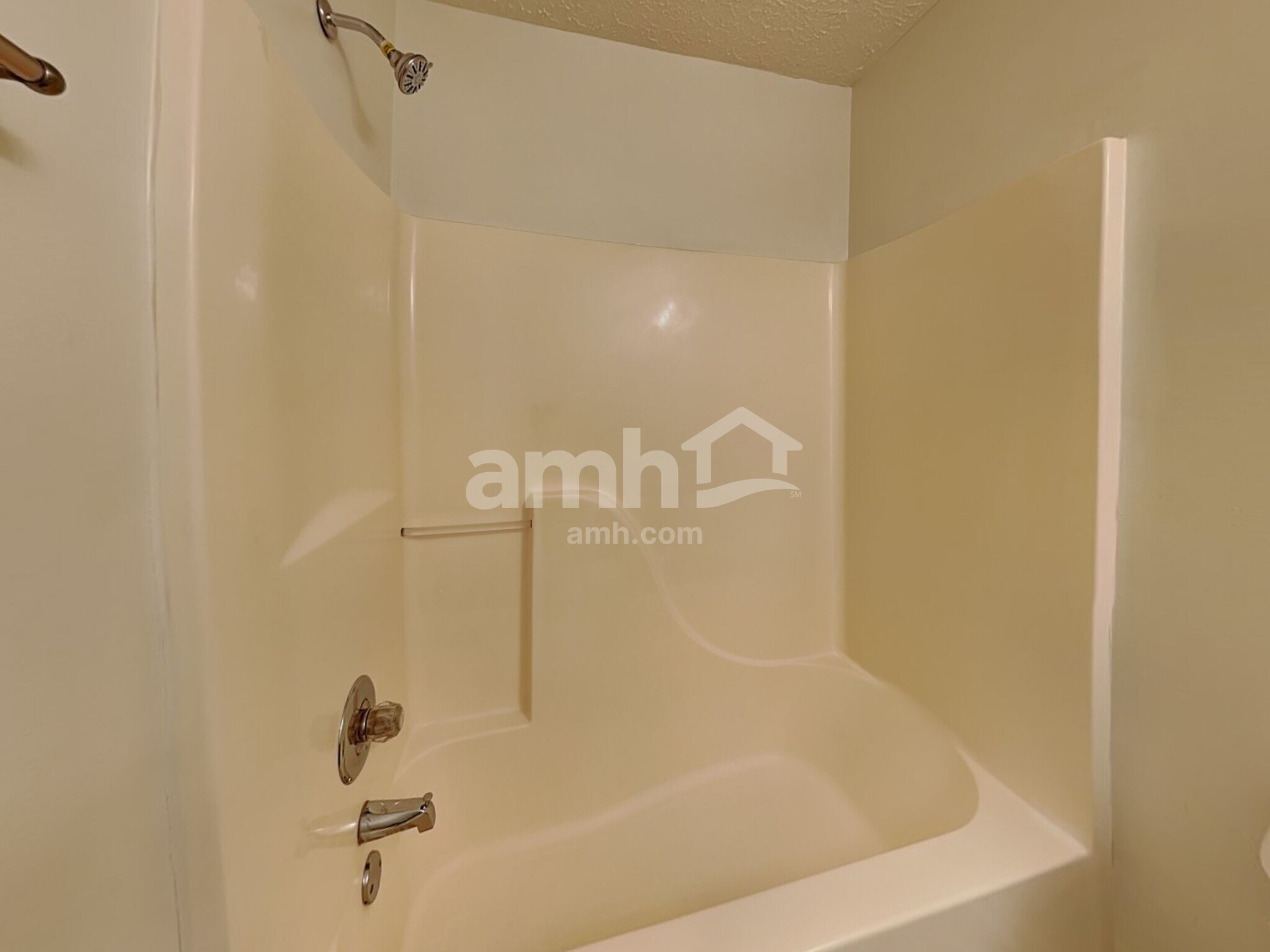 Building Photo - 120 Rose Garden Ln