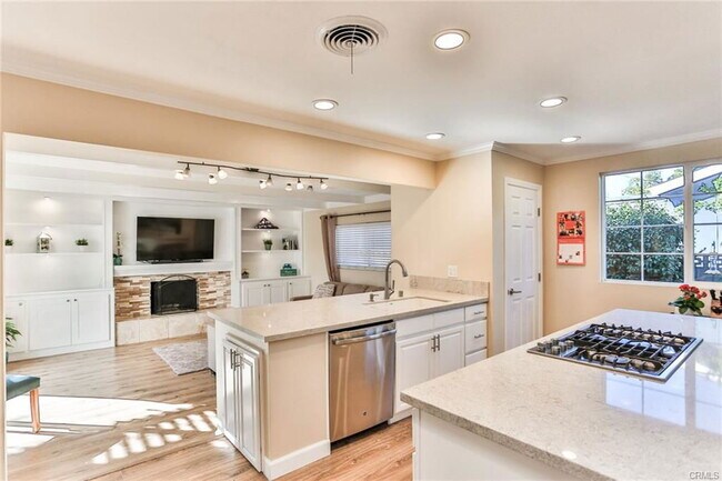 Building Photo - 15061 Drake Ln