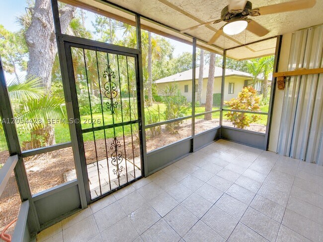 Building Photo - 7523 Greenlake Dr