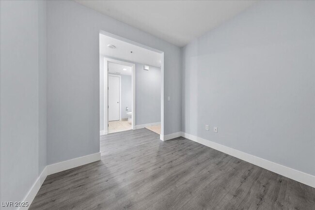 Building Photo - 4575 Dean Martin Dr