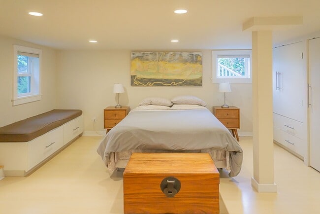 Building Photo - 4bd/2.5ba Seattle Home