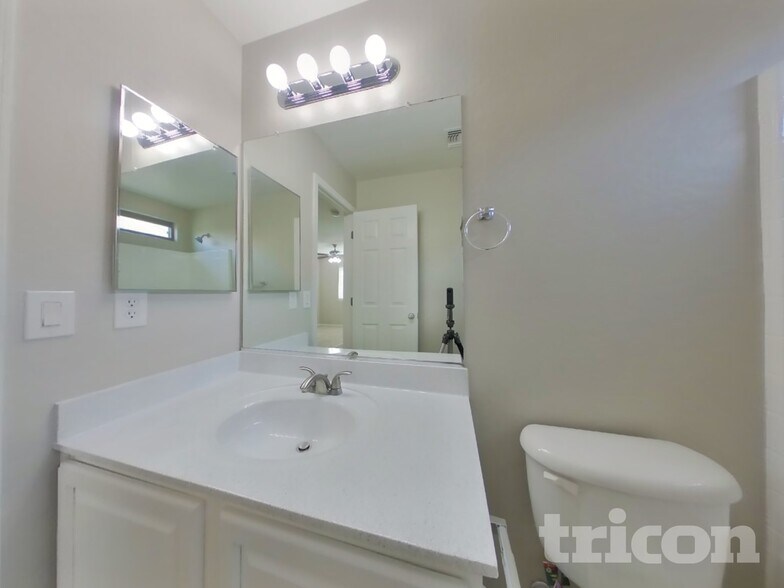 Building Photo - 17244 W Maui Ln