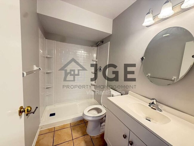 Building Photo - 724 Ne-11 Ter