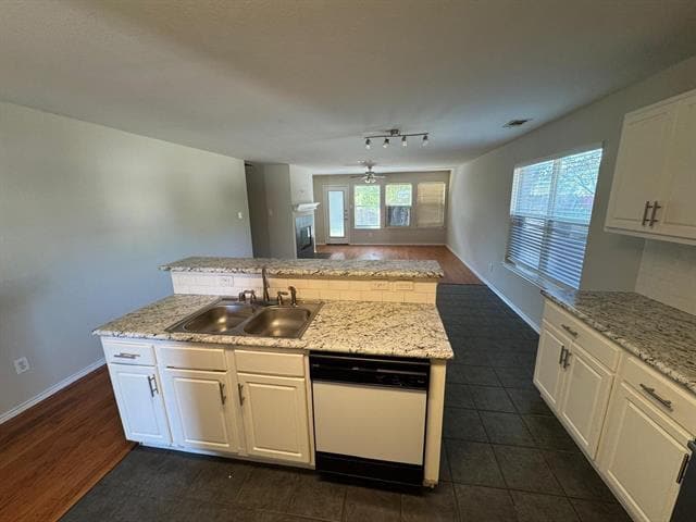 Building Photo - 9205 Lenox Dr